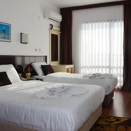 Sunday Hotel